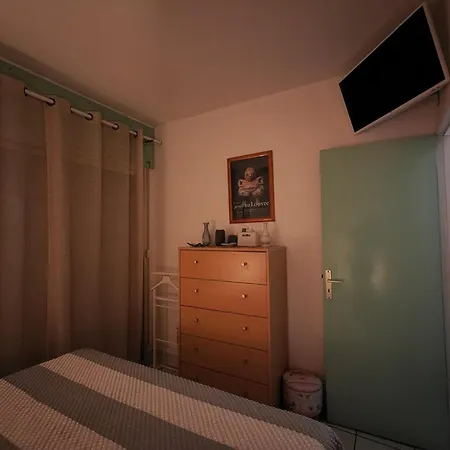 Апартаменты T2 Pour 4 Pers Avec Balcon Et Parking - Fr-1-803-1