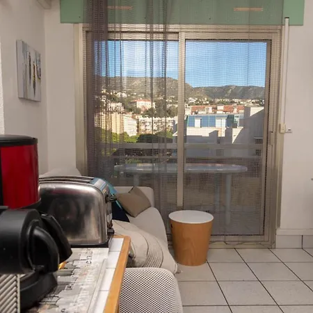 T2 4 Pers, Pieds Dans L'eau Avec Wifi, Parking Et Clim - Fr-1-803-1 * Le Lavandou